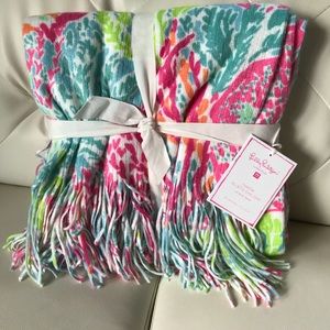 Lilly Pulitzer Throw In Let’s Cha Cha